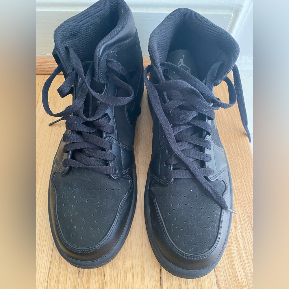 Black suede and leather Jordans